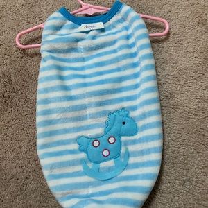 X-Large Blue and White Pet Fleece with a Horse